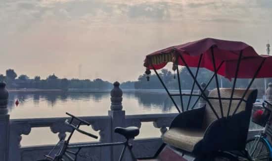 Houhai Lake, Beijing, 10 Oct 2026 at 9:03 am