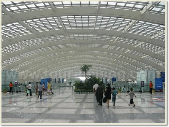 Wide glazed hall at Capital Airport Terminal 3’s Airport Express station